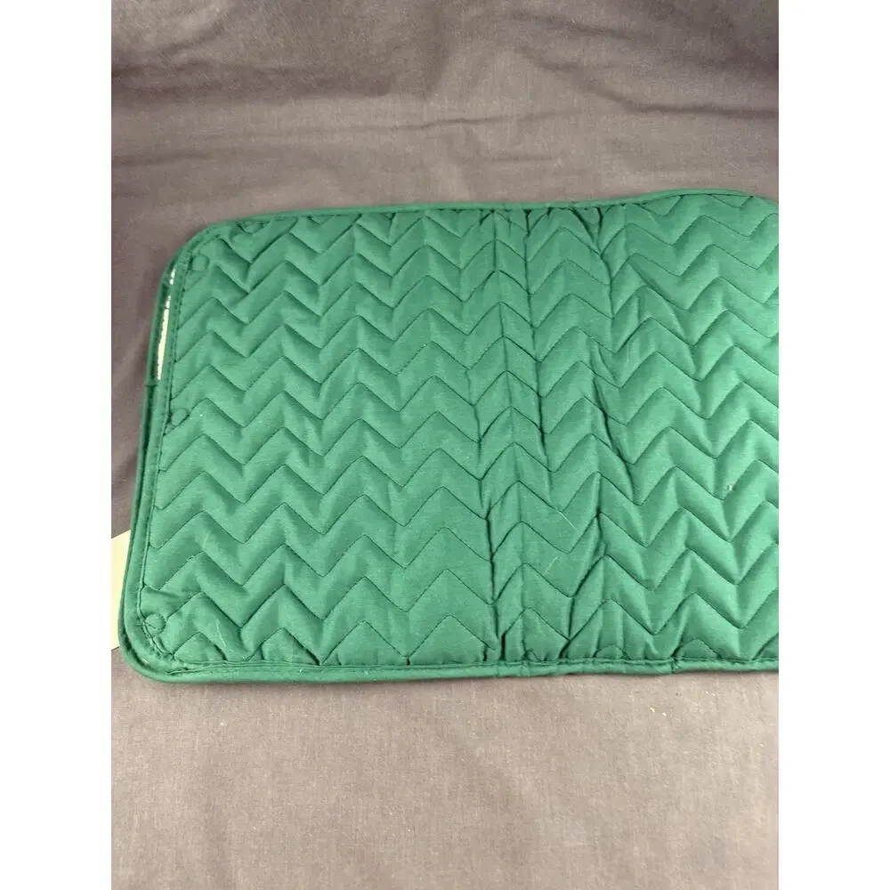 Pyrex Cook n Carry - Christmas Quilted Casserole Cozy - Fits 3qt Oblong